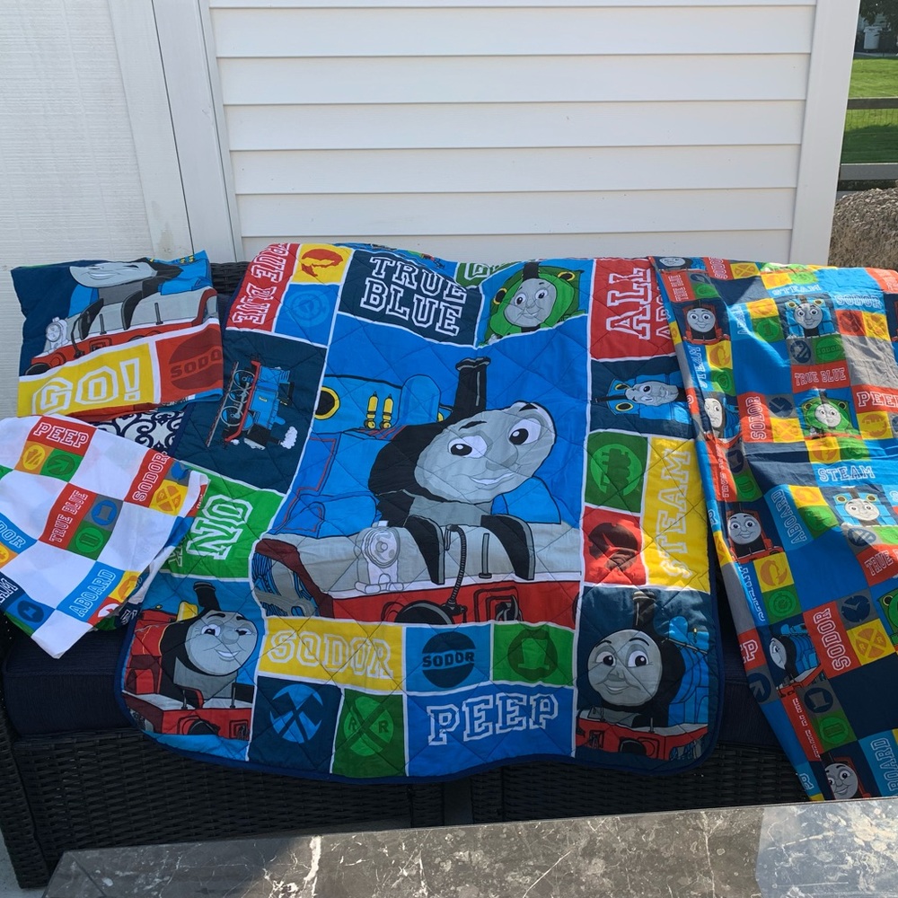 Thomas the train 4 piece twin bed set